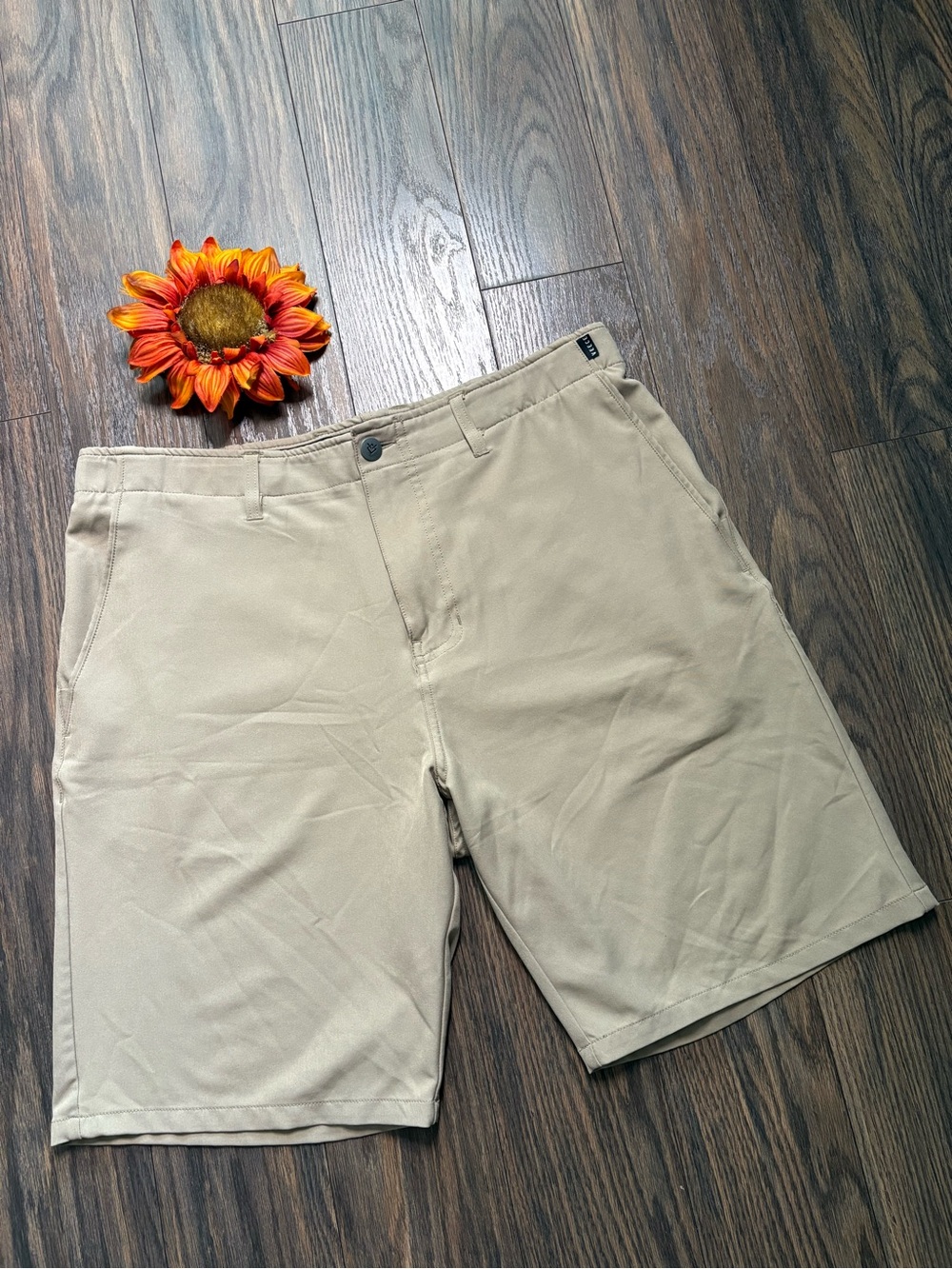 🦋B2G1🦋VEECE-BUCKLE Beige Performance Walk Shorts Men’s | 36 |